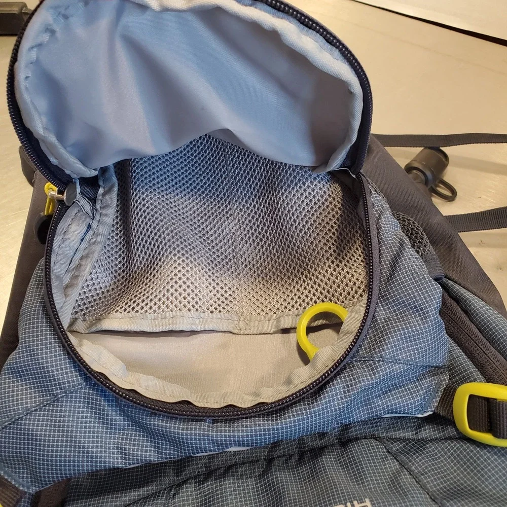 High Sierra Cragin Hydration Pack Backpack Blue Lime Green Hiking Outdoors